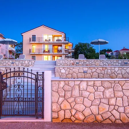 Apartment Luxury Matea *