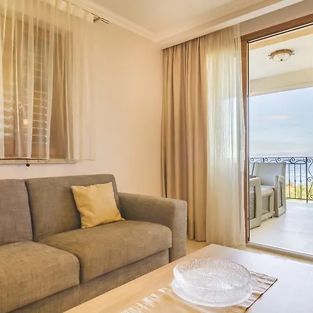 Luxury Matea شقة مالينسكا